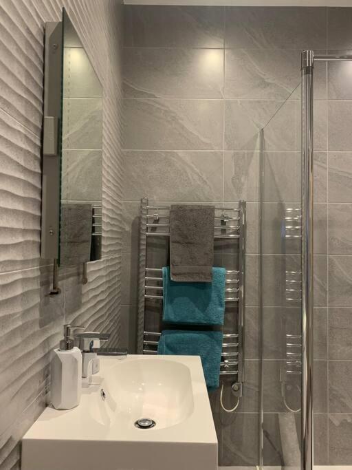 Cotswold Chapel, Sleeps Up To 5 In Kingsize Beds Apartman Chipping Norton Kültér fotó
